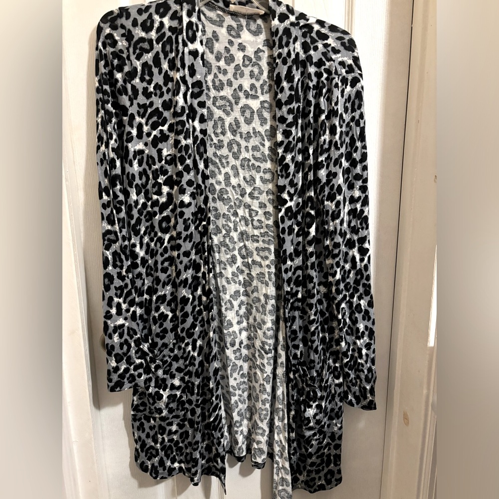 NWOT Zenana Leppard Print Open Large Cardigan With Pockets